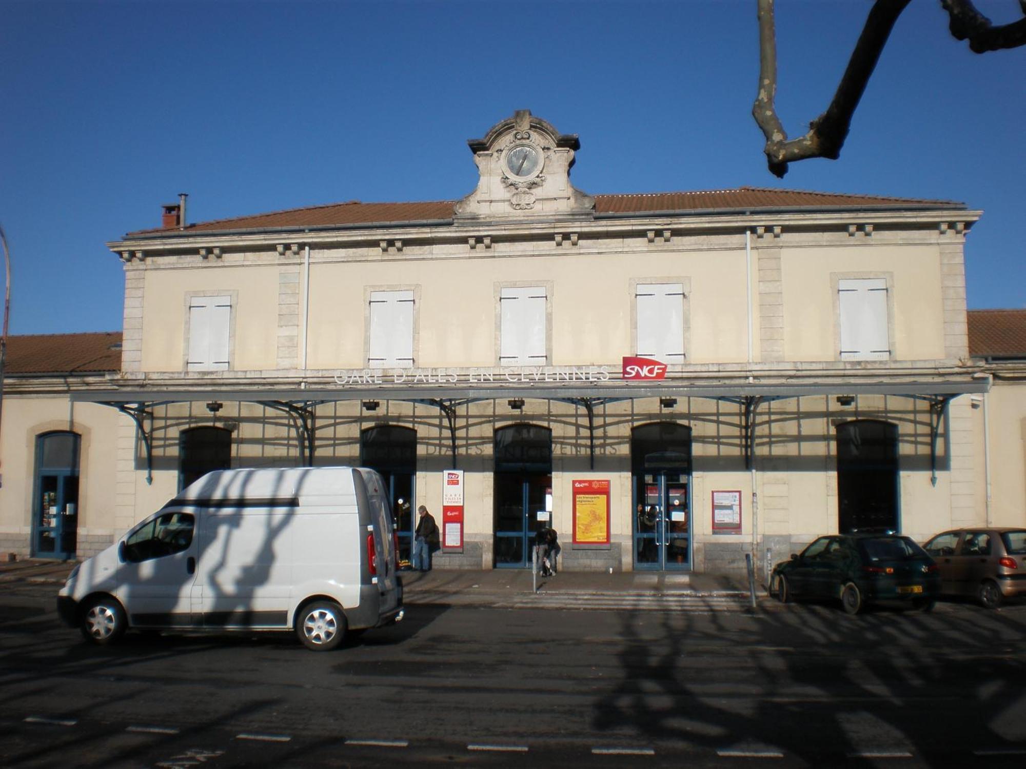 Appart Hotel Les Fleurs Alès Exteriér fotografie