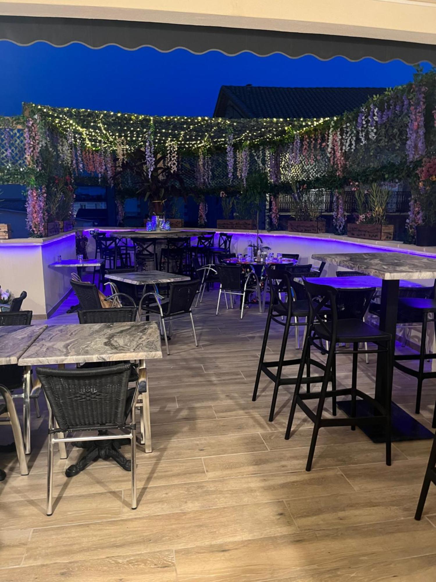 Appart Hotel Les Fleurs Alès Exteriér fotografie